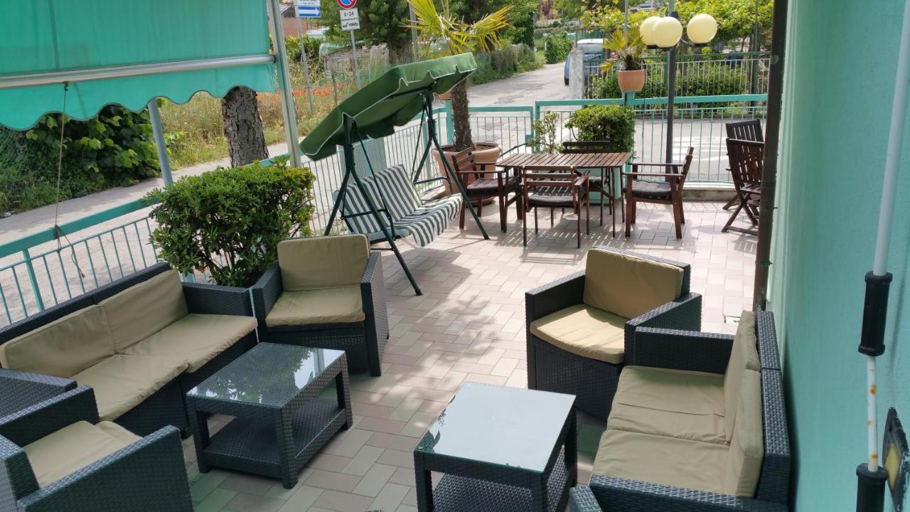 Hotel Savina Rimini Exterior foto